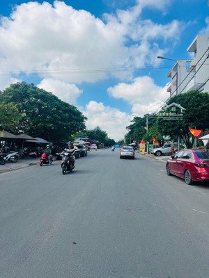 siêu phẩm mặt tiền kd ,có hầm thang máy ,5 tầng đường 20m ,gần chợ công viên ,nhỉnh 14 tỷ