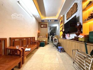 nhà riêng phố hoa bằng, cầu giấy 5 tầng, 30m2, 3pn, ngõ thông, tài chính 7 tỷ