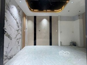 nhà nhỏ 3 tầng đủ công năng- sổ hồng riêng - mới xây 100%