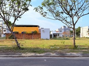 mặt tiền đường 10m5 ngay đại học fpt giá cực tốt