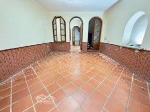 phân lô cán bộ - trung tâm cầu giấy - gara ô tô - sát phố - ngõ thông - ô chờ thang máy