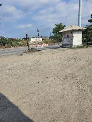 đất kho bãi container, xe tải, 5.500m2, (65x85m) giá chỉ 170 tỷ mặt tiền võ chí công