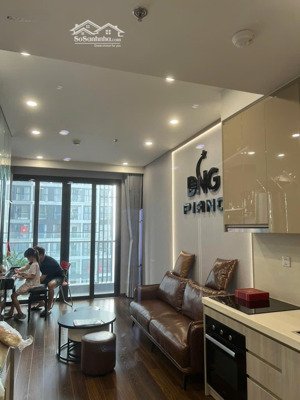 bán ngay căn cc 2n2vs 55m2 full đồ, sẵn sổ giá 5.490 tỷ. lh 