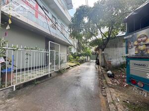 Bán Gấp Nhà Cự Khối 95,7m2 - Mặt Tiền 9m - Đường Thông Ô Tô - Giá Rẻ Nhất Khu Vực