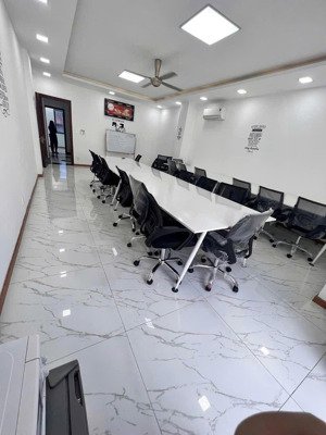 cho thuê văn phòng dt: 40m2 - có máy lạnh - tại cityland p.10 gò vấp - giá thuê 8 triệu/tháng