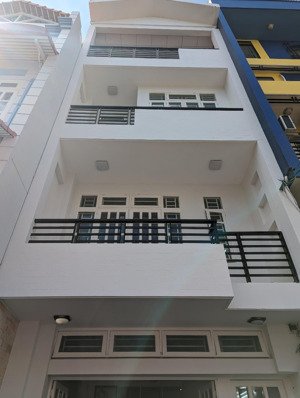 nhà nguyên căn đường c18, diện tích 5x20m trệt 3 lầu sân thượng 6 phòng 7wc