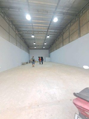 kho 390m2 cho thuê giá 24,2 tr phường bình trị đông