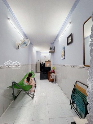 chính chủ nhà quận 4 kdchh 25m2 2,5m nở hậu 3,4m giá nhỉnh 3 tỷ tlcc