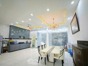 bán biệt thự 7x19,5m, 4 tầng, 4pn, mặt tiền đường số 10 kdc bình hưng, bình chánh. lh 