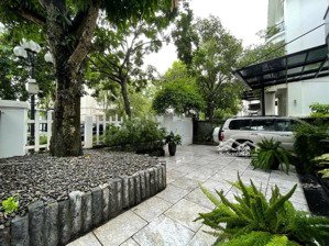 cho thuê biệt thự đơn lập 370m2 tại vinhomes riverside, 110 triệu, 5pn, 4wc,nội thất đầy đủ.