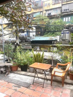 bán gấp tập thể lô góc 3pn, 2wc, 110m2 giá siêu hời tại trần huy liệu, p giảng võ, q. ba đình, hn