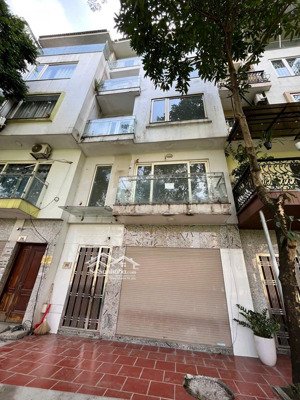 cho thuê nhà kđt mỗ lao, hđ dt 60m2, 5 tầng 1 tum, mt 5m, thông sàn, thang cạnh nhà, điều hòa, nl