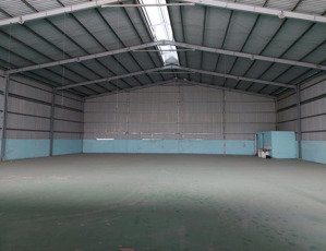 cho thuê nhà xưởng 700m2 tại phường thạnh xuân quận 12