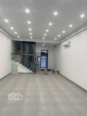 bán liền kề thời đại 75m2 giá 10,8 tỷ đã hoàn thiện 2 tầng vị trí đẹp tại vinhomes ocean park 3