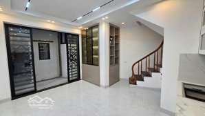 bán nhà mặt phố quận cầu giấy mặt tiền rộng, thuận tiện kinh doanh