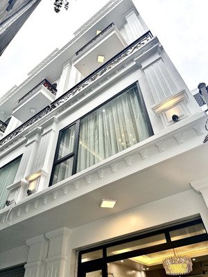 nhà đẹp trung hành - ngô gia tự - gara ô tô ngay gần nhà