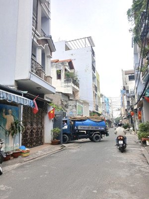 1/ vườn lài, gần mặt tiền. đẹp lung linh hơn ngọc trinhh