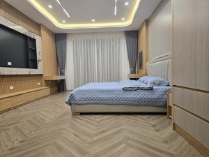 bán nhà lô góc, mặt phố đội cấn, ba đình, dt 105m2, mt 5,6m, 5 tầng, 40 tỷ