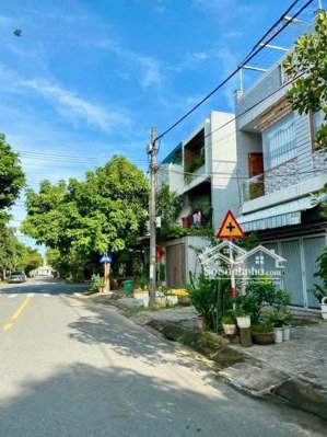 cần bán nhà cấp 4 mặt tiền trần quý khoách thông hồ tùng mậu và đặng huy trứ, cách biển 800m.