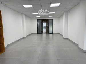 sàn văn phòng trống suốt, mới toanh (5x18,5m) mặt tiền lê hiến mai, p. thạnh mỹ lợi. giá 20tr/th