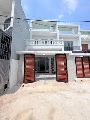 bán nhà 1 trệt 1 lầu 100m2 đường ô tô kdc hoàng minh chánh (p. hóa an) chỉ 3,850 tỉ