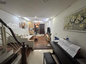 hiến nhà bán hào nam, ngõ nông 3 gác, gần nhiều trường đh, chợ,nhà đẹp 35mx5tầng , 10tỷ7