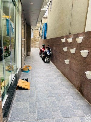 nhà đẹp xây mới cứng - ngọc hồi yên sở - gần phố - bạt ngàn tiện ích - trước nhà rộng thoáng