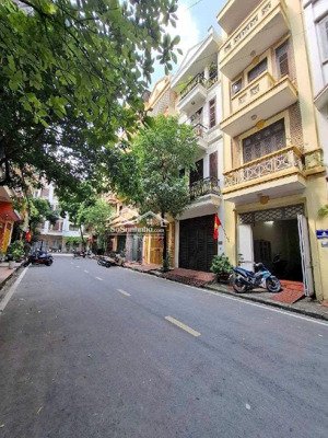 phân lô vỉa hè lô góc 5 tầng - thang máy hoàng liệt - hồ linh đàm - nhà xây mới - để ôtô thoải mái