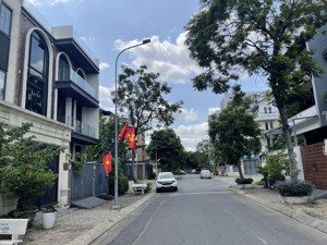 cần bán nhanh lô góc 2 mặt tiền đường 16m diện tích 162m2(9x18) kdc kikyo residence nam phan