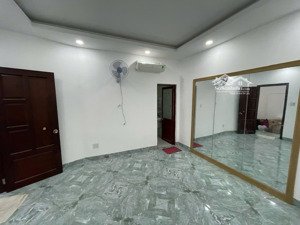 cho thuê nhà riêng 3pn, 4wc, căn góc gần đường số 18, trung tâm thành phố thủ đức mới