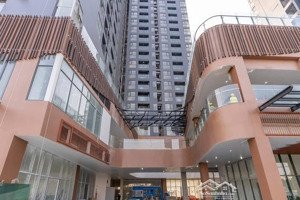 chính chủ gửi cần bán gấp căn hộ mặt tiền bến bình đông view đẹp nhất dự án