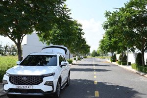 đất nền có sổ hồng riêng xây dựng ngay. 180m2 giá 4 tỷ công chứng ngay. lh : oanh