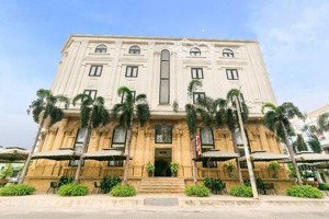 tòa nhà mặt tiền song hành biểu tượng vị thế doanh nghiệp dt: 10m x 30m kc: hầm + 1 trệt + 6 lầu