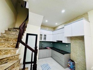 bán căn nhà đẹp ngõ phố đê la thành