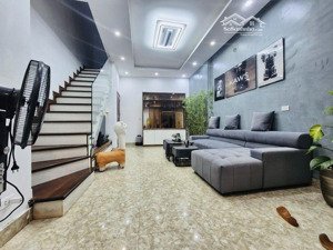 20m ra mặt phố khâm thiên, ngõ nông thẳng, rộng thoáng, sổ chính chủ, nhà đẹp ở luôn, 47m2x 4t