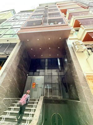 bán ccmn chùa láng - 32phòng dòng tiền 3 tỷ/ năm 101m2 - 10 tầng - mặt tiền 5.5m