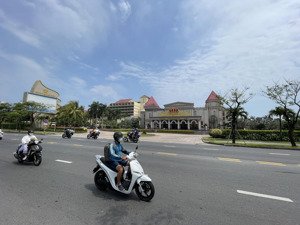 giảm 5tỷ bán cặp võ nguyên giáp - 312m2 ngang 12m - hướng đông - xây cao tầng , giá 42tỷ