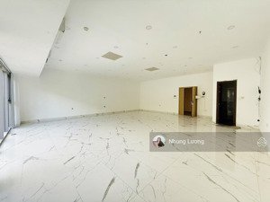 em có 3 căn shop sarina cần cho thuê, nhà hoàn thiện, nhận được ngay, có máy lạnh