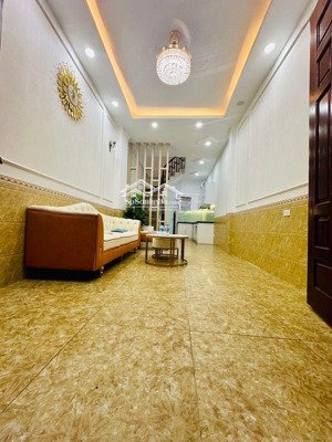 bán nhà ntrung tâm ba đình gần phố gần hồ gần công viên dân trí cao an ninh yên tĩnh nhà mới đẹp