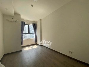 cho thuê căn hộ 2pn, 2wc, 70m2 nội thất cơ bản rèm, máy lạnh, mnn chỉ, 9,5 triệu vnd