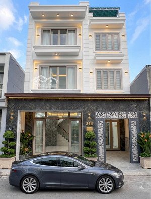 nhà 3 lầu 70m2 ngang 7m, đường oto nhỉnh 8t