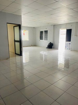 cho thuê 200m2 kho xưởng tại đường trường chinh, thanh xuân, giá 17 triệu. có xuất vat
