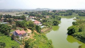 mảnh đất nghỉ dưỡng ba vì bám hồ tự nhiên còn sót lại, gần trục chính liên thôn, cách tl414 hơn 1km