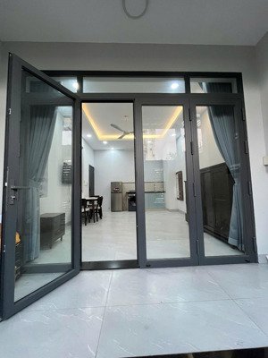 "không phải nhà nguyên căn. căn hộ dịch vụ ở kdc khang điền - thủ đức. sở hữu mọi tiện ích của kdc"