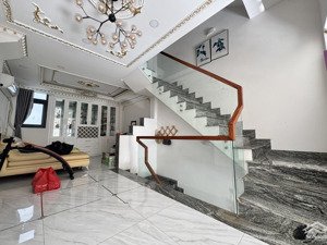 siêu phẩm: trường thọ, thủ đức + nhà 1 trệt 3 lầu mới tinh + hẻm xe tải . dt 4 x 13,5 = 55m2