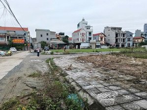 cần bán gấp lô đất view hồ vị trí đẹp, tiềm năng rõ ràng