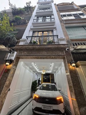 bán nhà phố hoàng quốc việt .55m2 , 6 tầng thang máy , ô tô tránh , 25 tỷ