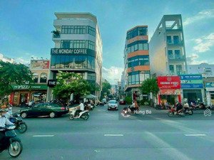 bán gấp tòa nhà góc 2 mặt tiền phan huy ích. dt: 15 x 28m - hầm 7 tầng - hđt: 180 triệu. giá 50 tỷ