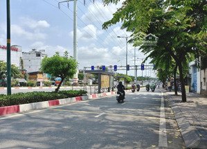 mặt tiền phạm văn đồng, xây dựng 5 tầng, 4.1x14, chỉ 10.9 tỷ tl