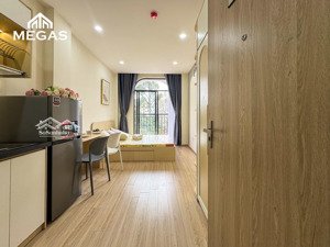 căn hộ mini ban công mới xây ngay sân bay tsn và công viên gia định